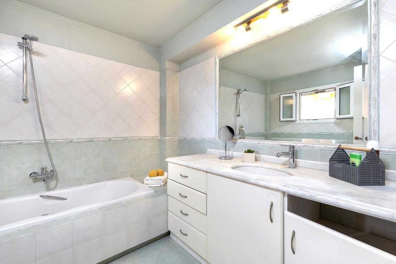 Spyrelia Villa With Private Pool & Outdoor Hot Tub Dassia  Luaran gambar