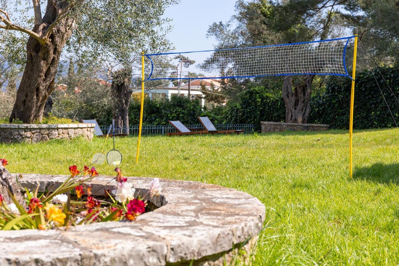 Spyrelia Villa With Private Pool & Outdoor Hot Tub Dassia  Luaran gambar