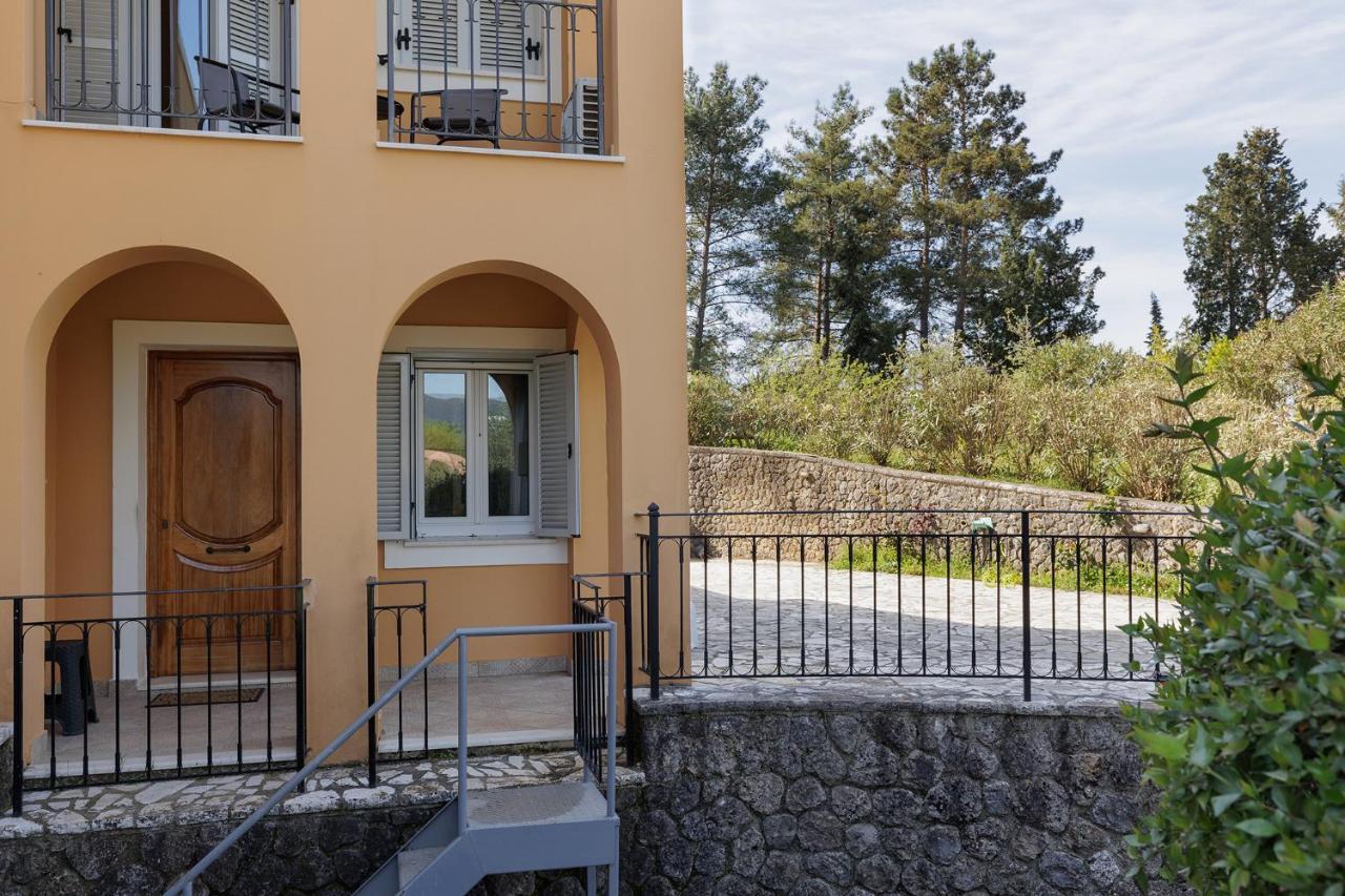 Spyrelia Villa With Private Pool & Outdoor Hot Tub Dassia  Luaran gambar